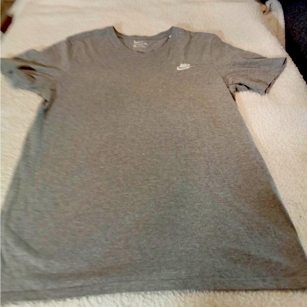 Nike Men's Gray T-Shirt